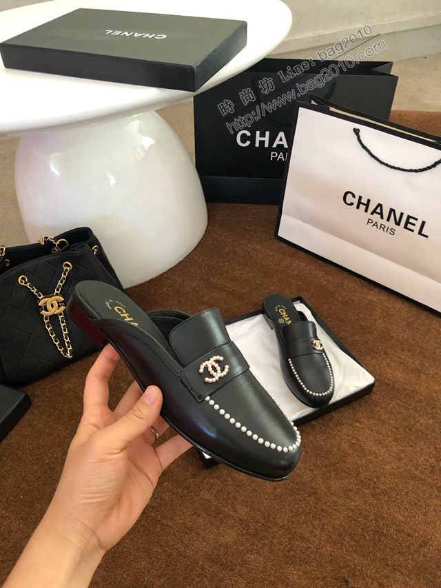 Chanel女鞋 香奈兒2020春夏頂級涼鞋系列 大扣小珍珠 Chanel爆款休閒女單皮鞋  naq1312